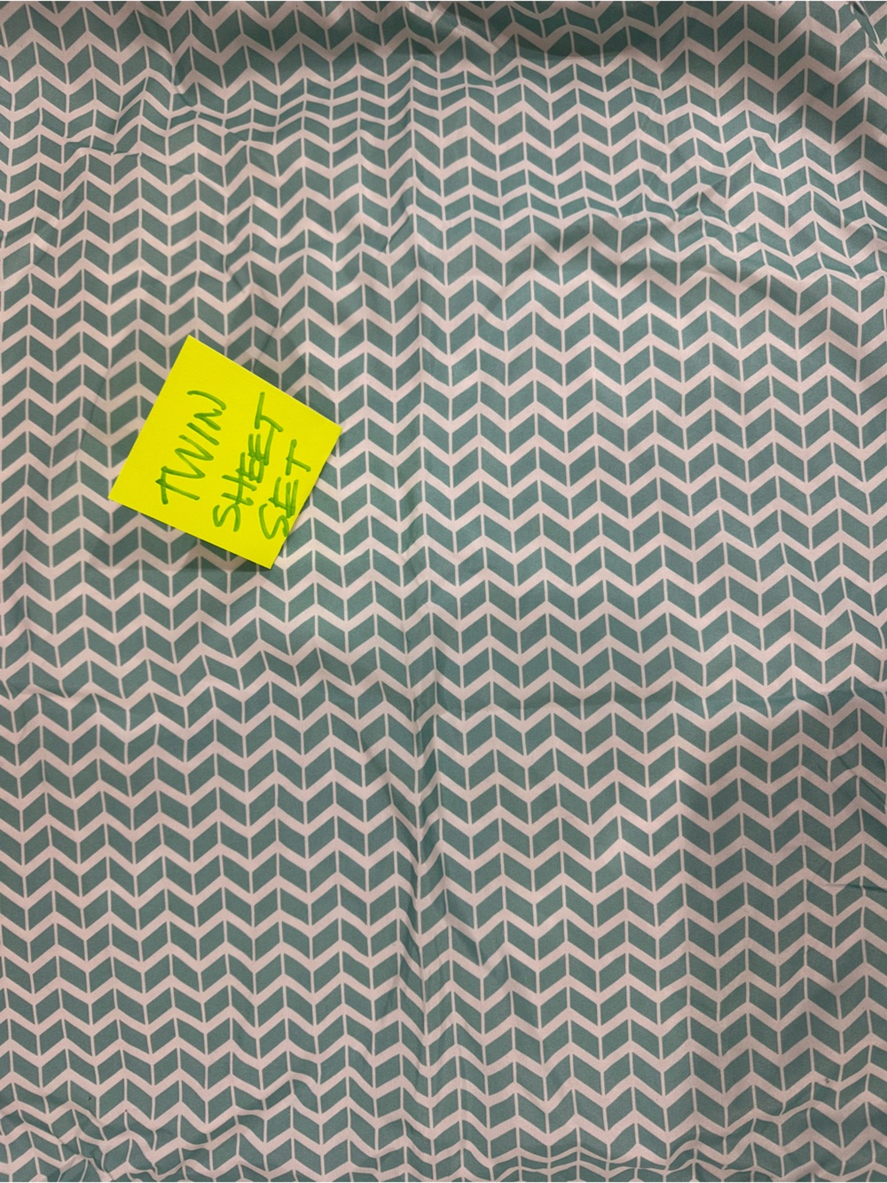 Twin sheet set